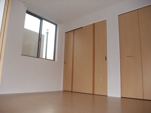 プティ・モンド 洋室