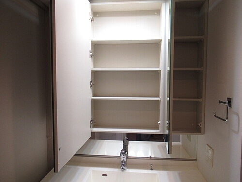 ライオンズ川越グランフォート 洗面台収納