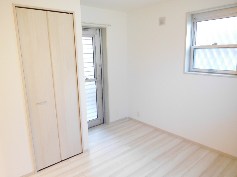 Lily東中山2階 明るい色合い