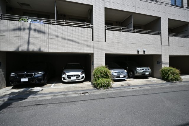 Ｂｒｉｌｌｉａ中野4階 駐車場