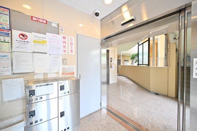 ハイタウン梅屋敷 エントランス