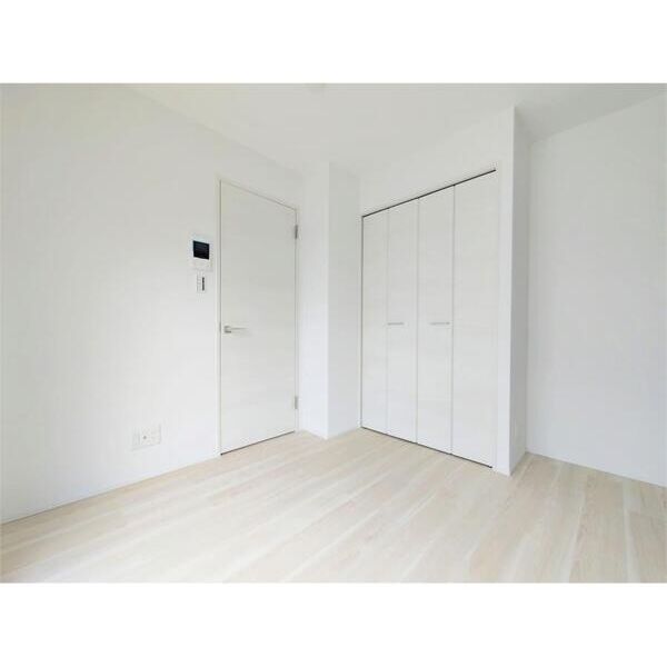 ブルーライトヨコハマ301号室 リビング