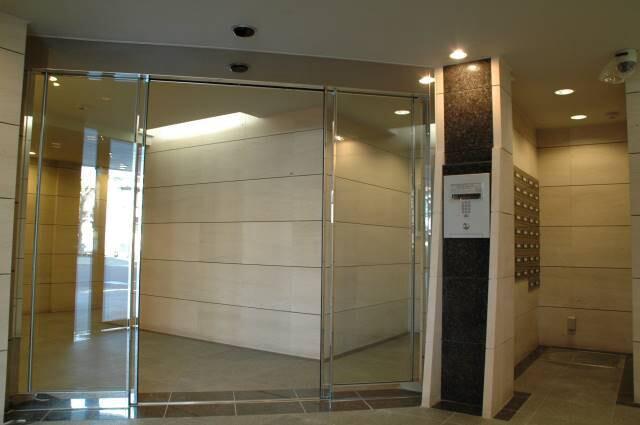 バージュアル横濱鶴見7階 エントランス