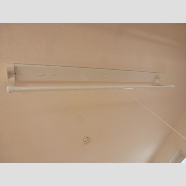 サンハイツ201号室 室内物干し