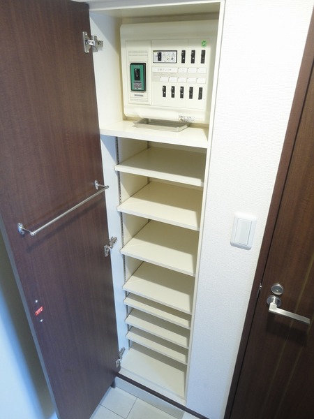 ドルチェ東京向島404号室 収納