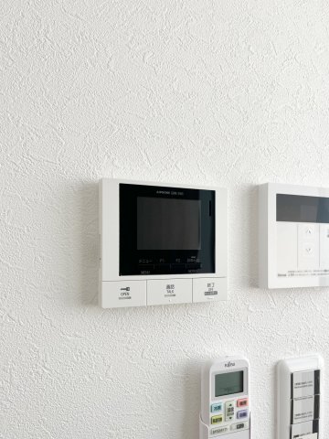 Claudia Takenotsuka／クラウディアタケノツカ クラウディアタケノツカ