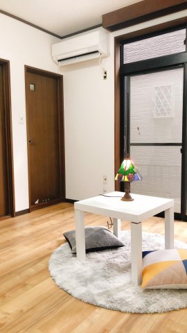 TKハウス西浦和 リビングにはエアコンを設置済み