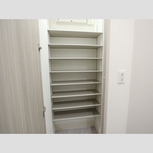 D Paina 桜ヶ丘103号室 シューズクローク