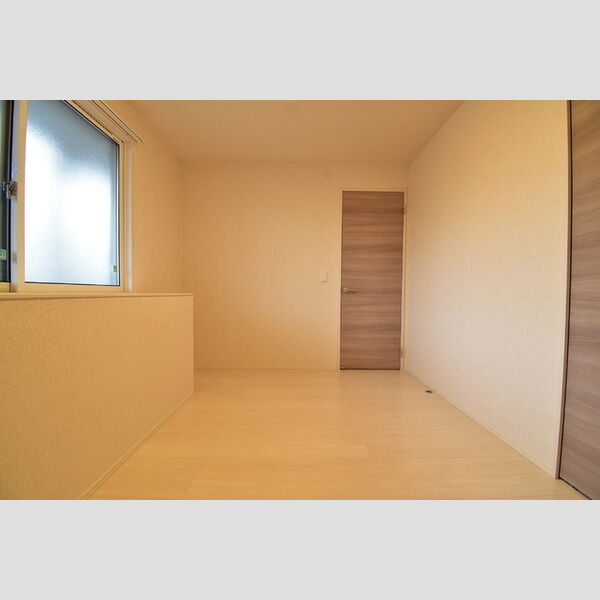 Kーコーポ103号室 玄関側洋室6.08帖