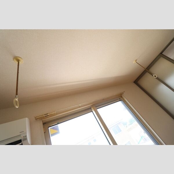 リバレイン　Ⅰ202号室 室内物干し