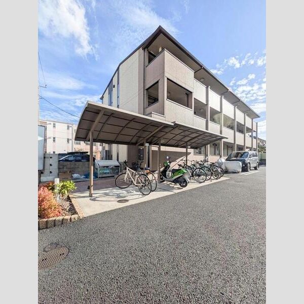 フェアリーシャトー303号室 駐輪場