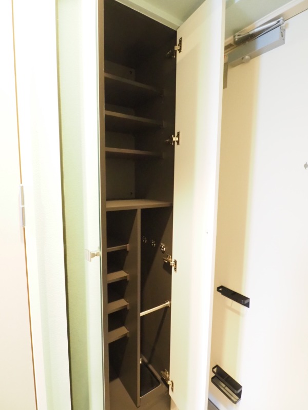 ドゥーエ蒲田南4階 収納