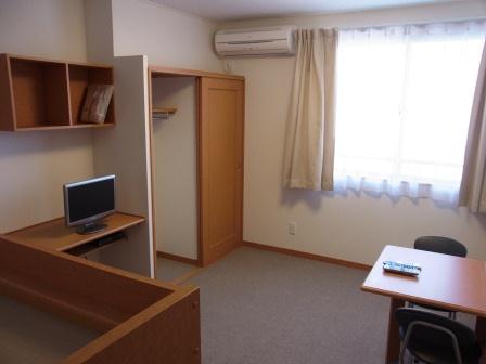 レオパレス西ノ前202号室 日当たりの良い居間です