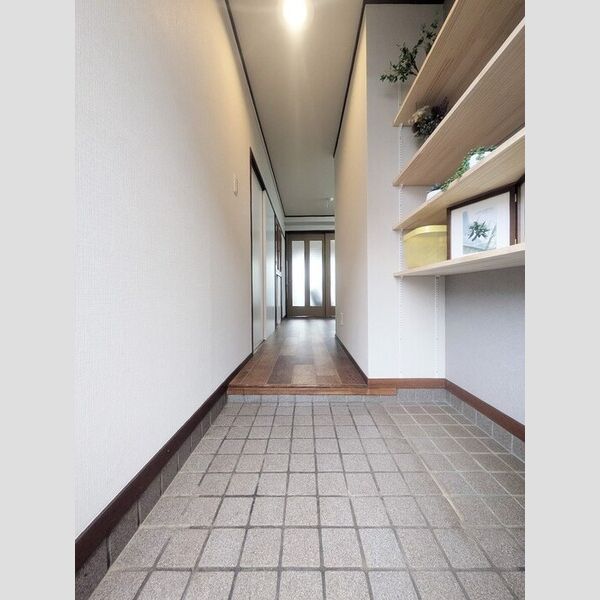 レジデンス金剛 玄関(家具・家電・備品等は設置されておりません。)