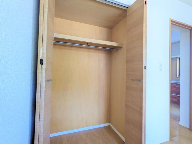 エマーレ国立 収納