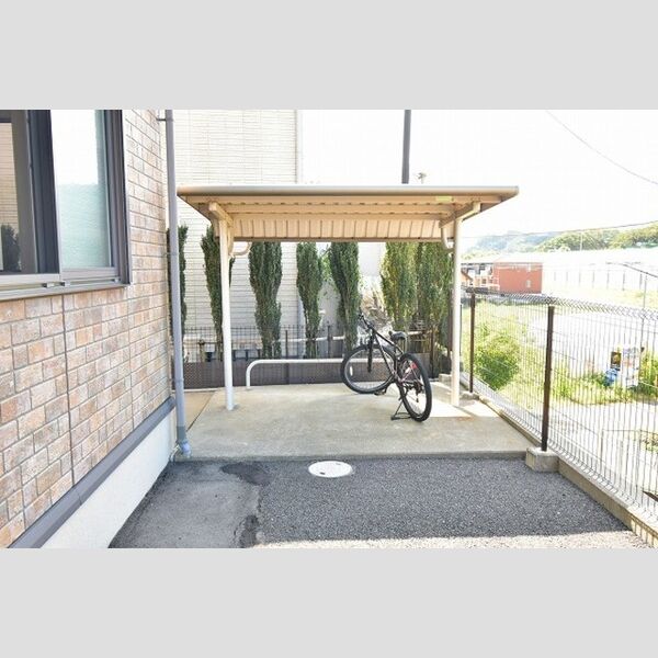 グランフォート　弐番館 駐輪場