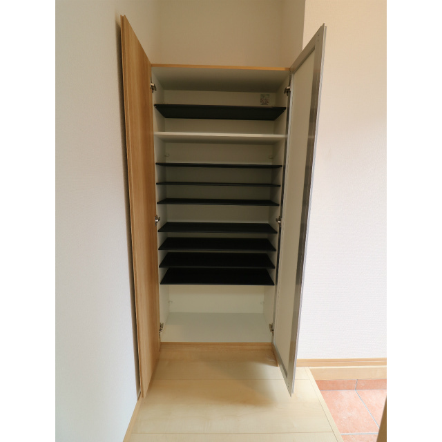 アムールKEN104号室 玄関