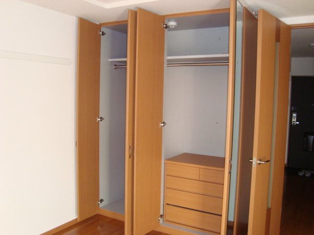 ポスト・マローネ00501号室 クローゼット