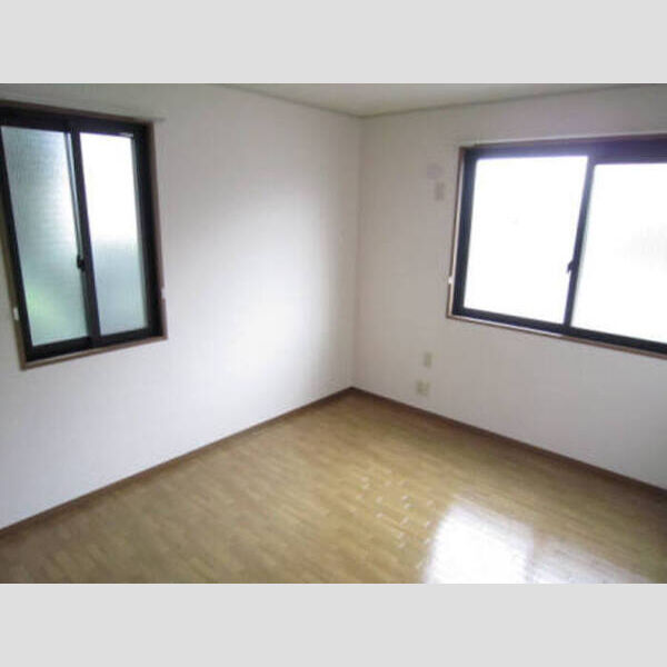 パルテノンロイヤル　A 2面採光の明るい洋室