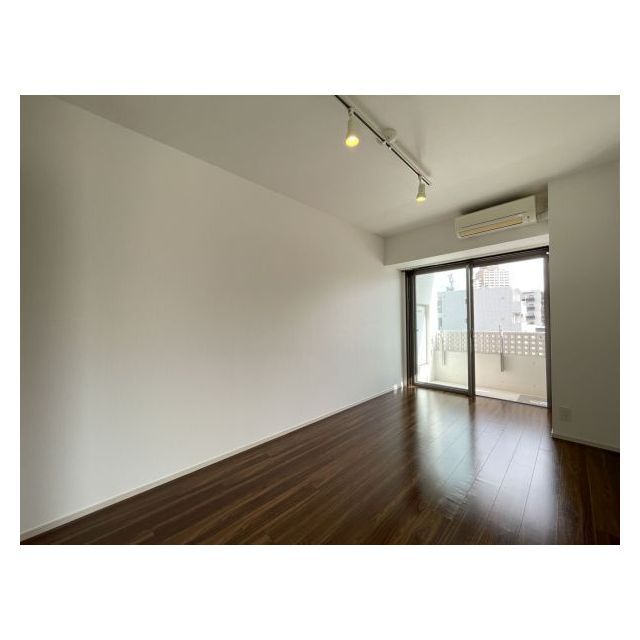 ミリアレジデンス北新宿0504号室 リビング