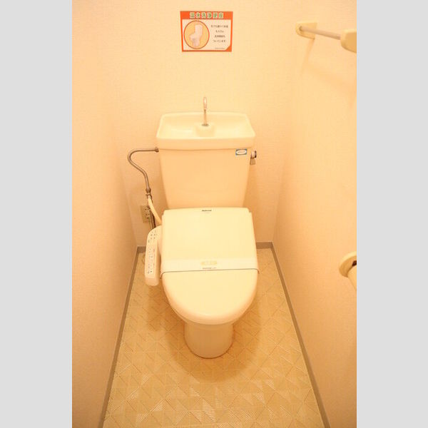 ヴァンベール東川口　Ⅰ/Ⅱ/ⅢⅡ201号室 温水洗浄便座