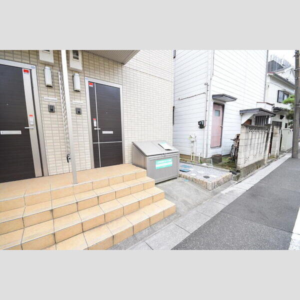 ソレーユ川口101号室 ゴミストッカー