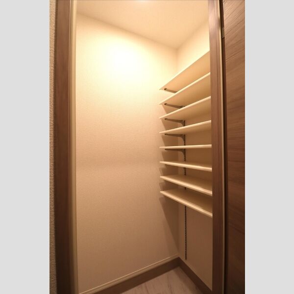 グラナーデ徳丸 シューズクローク