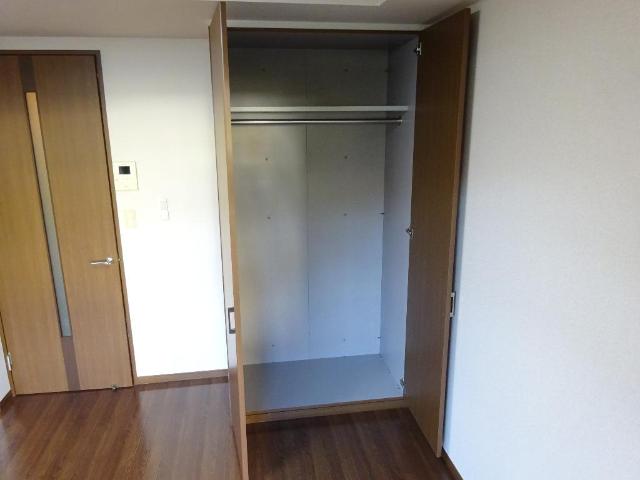 プレイス102号室 収納（リビング）