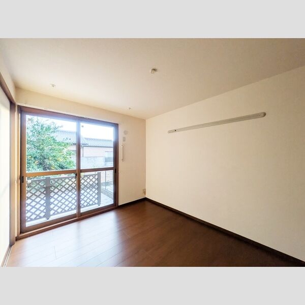 ウィルモア桜町101号室 洋室