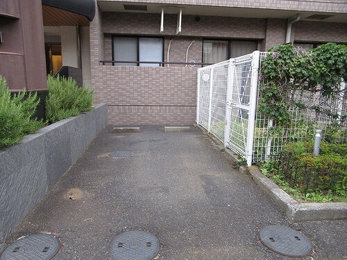 ライオンズヒルズ松戸 駐車場