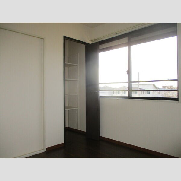 エミーハイツ203号室 洋室