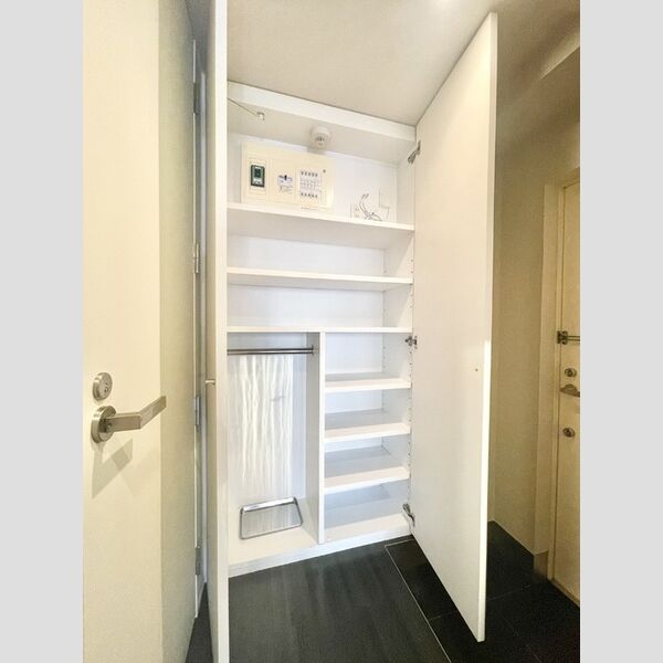 カスタリア目黒鷹番0209号室 シューズボックス