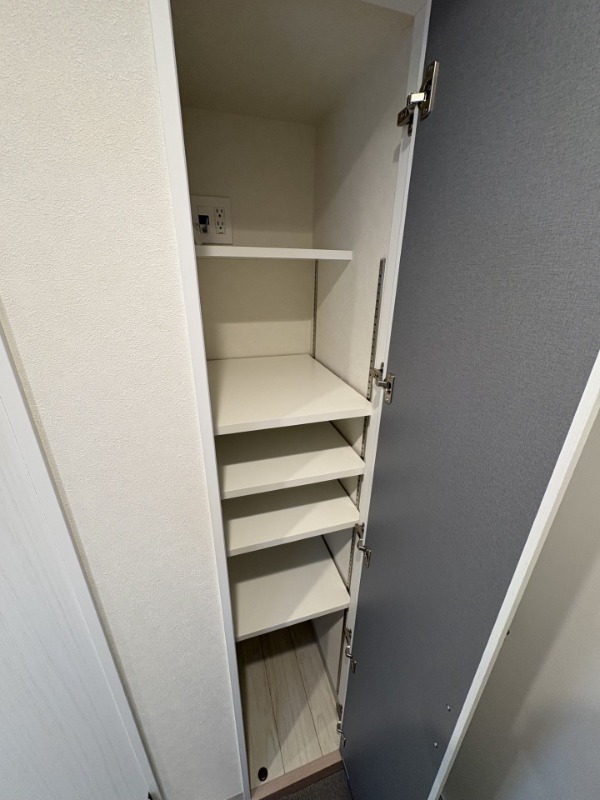 ＬＯＣ’Ｓ　ＭＵＳＡＳＨＩＮＡＫＡＨＡＲＡ4階 収納