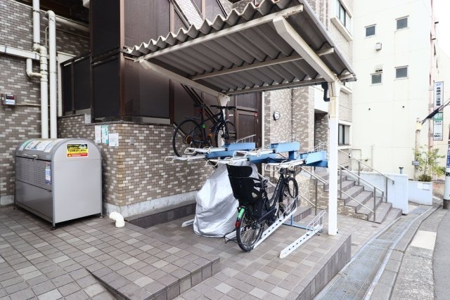 ヒルトップ横浜6階 駐輪場