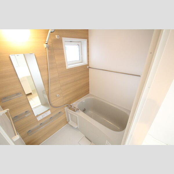 ソレイユ 乾燥・追い焚き機能付きの浴室!