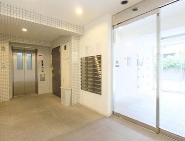 ラグジュアリーアパートメント東中野5階 エントランス