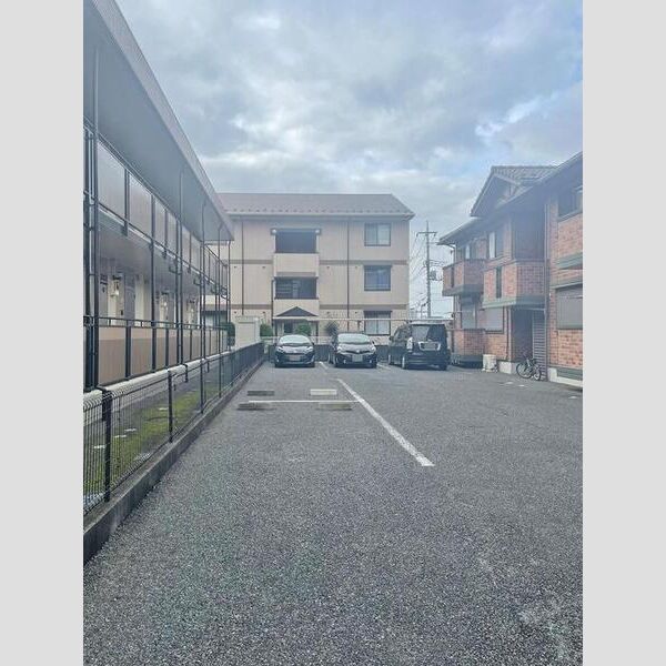 グリーンコート　弐番館 駐車場