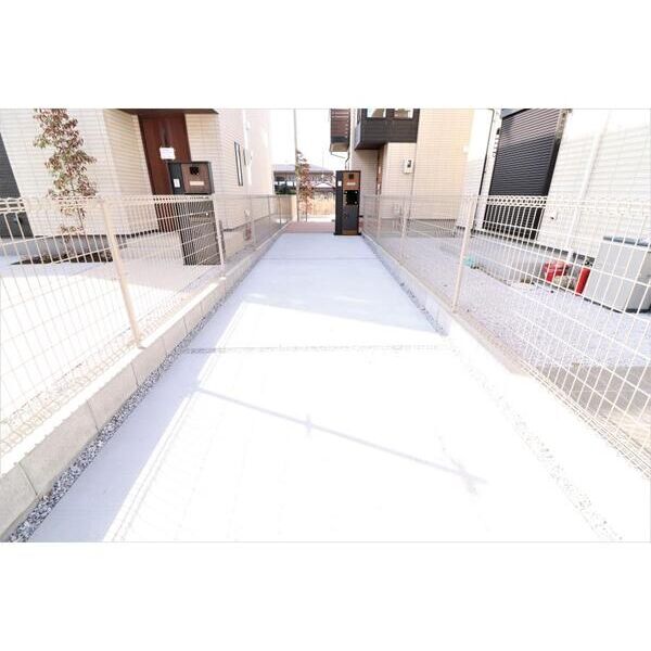 国分寺市日吉町4丁目戸建 駐車場