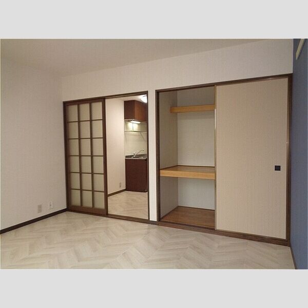 レイクヒルズ373　D 洋室