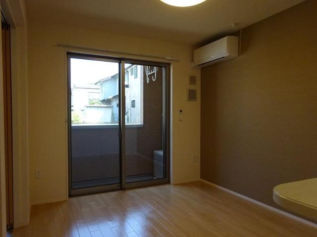 ローズハウス弐番館 リビング