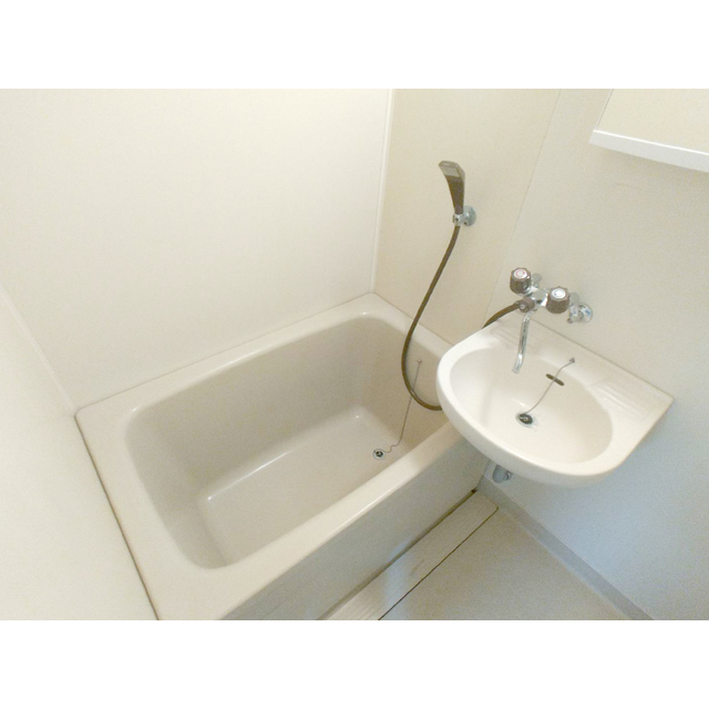 レピュート高岡C103号室 お風呂