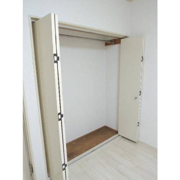 ジュネパレス新松戸第13 収納