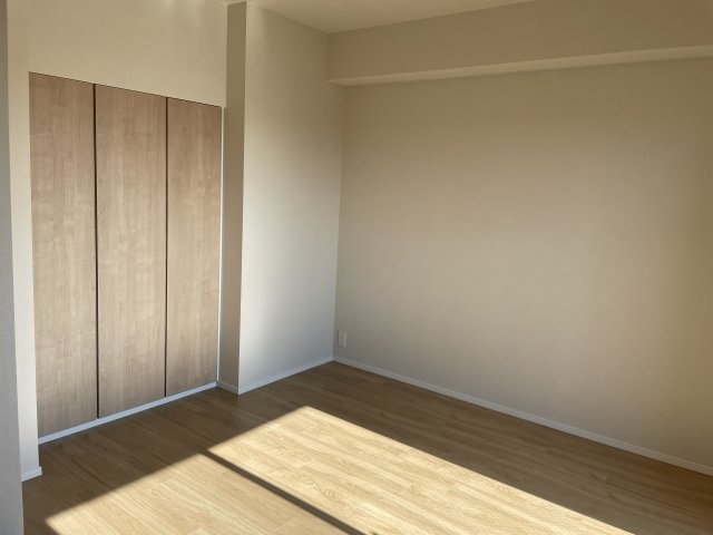 プラウドフラット日暮里1103号室 収納