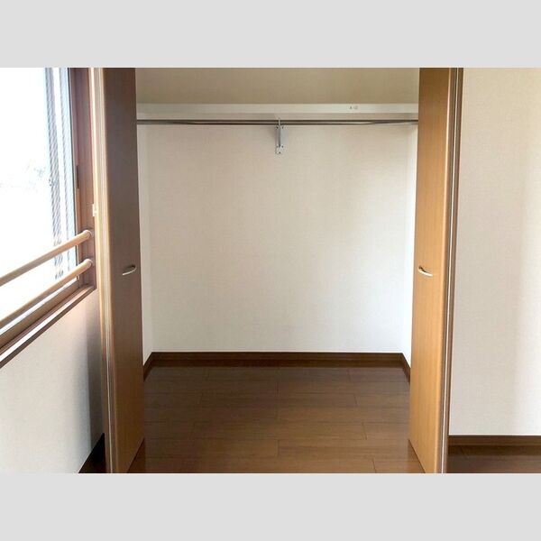 パークサイド 西船　A・BA301号室 収納