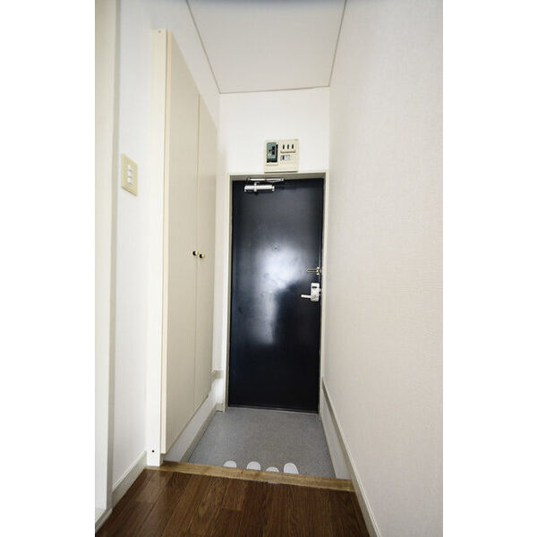 レオパレスブランカ0102号室 玄関