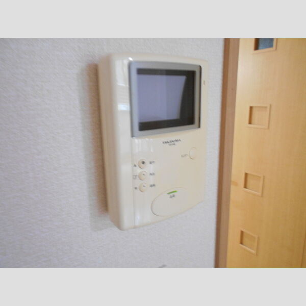エストモナリエ102号室 TVモニター付きインターフォン!