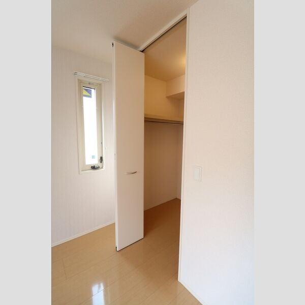 エミナンスⅢ102号室 ウォークインクローゼット