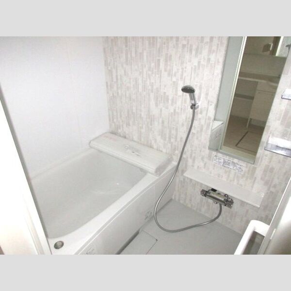 アンジュール氷川台101号室 浴室