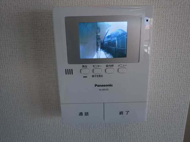 ロンウェル菊名　Ａ棟A103号室 訪問者をカラーでしっかり確認できます！