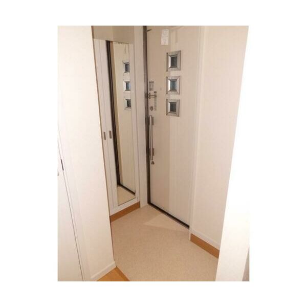 ピア・レリアーナ203号室 玄関